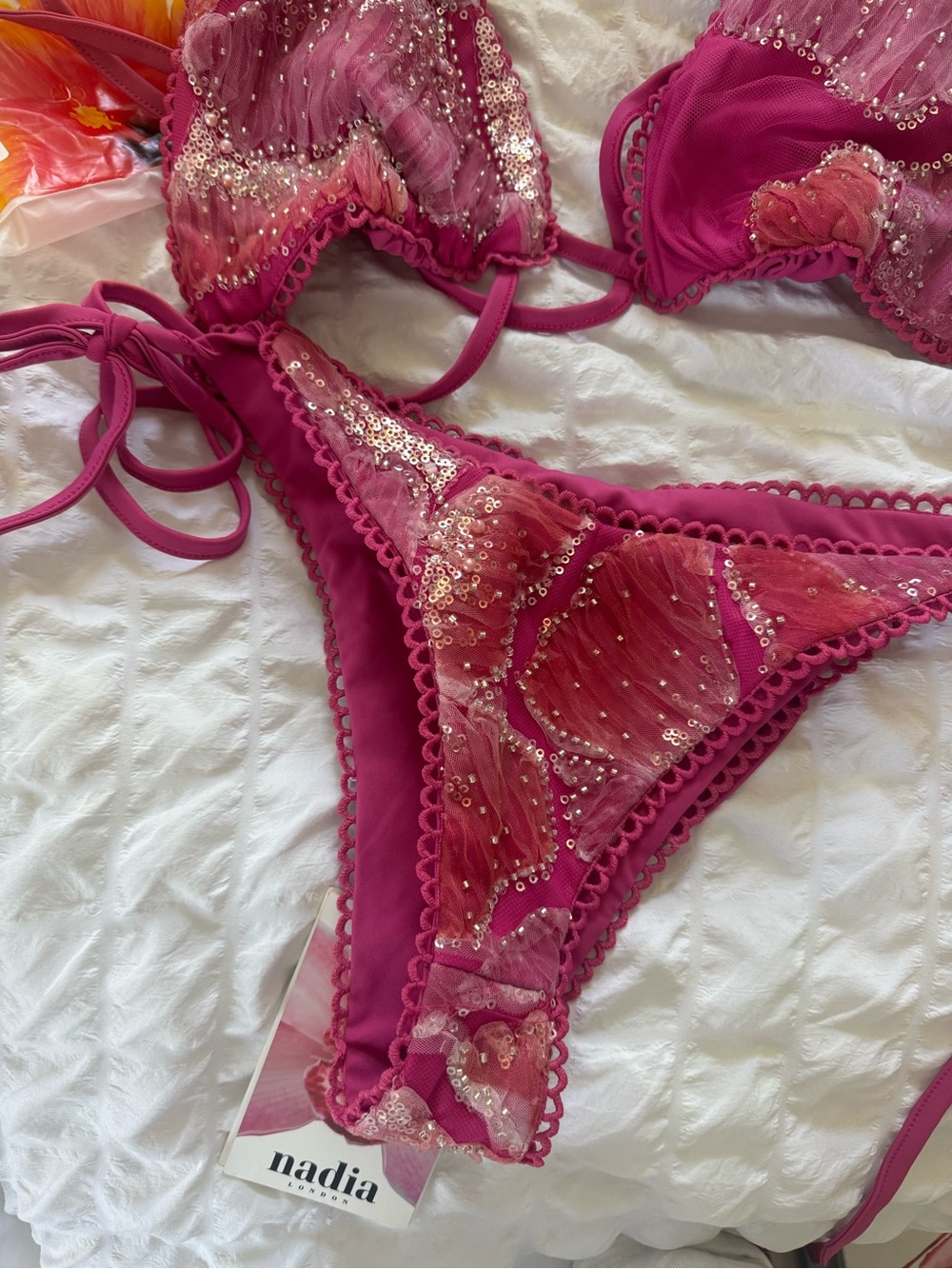 Merlia Bikini Top- Hibiscus - Picture 7 of 8